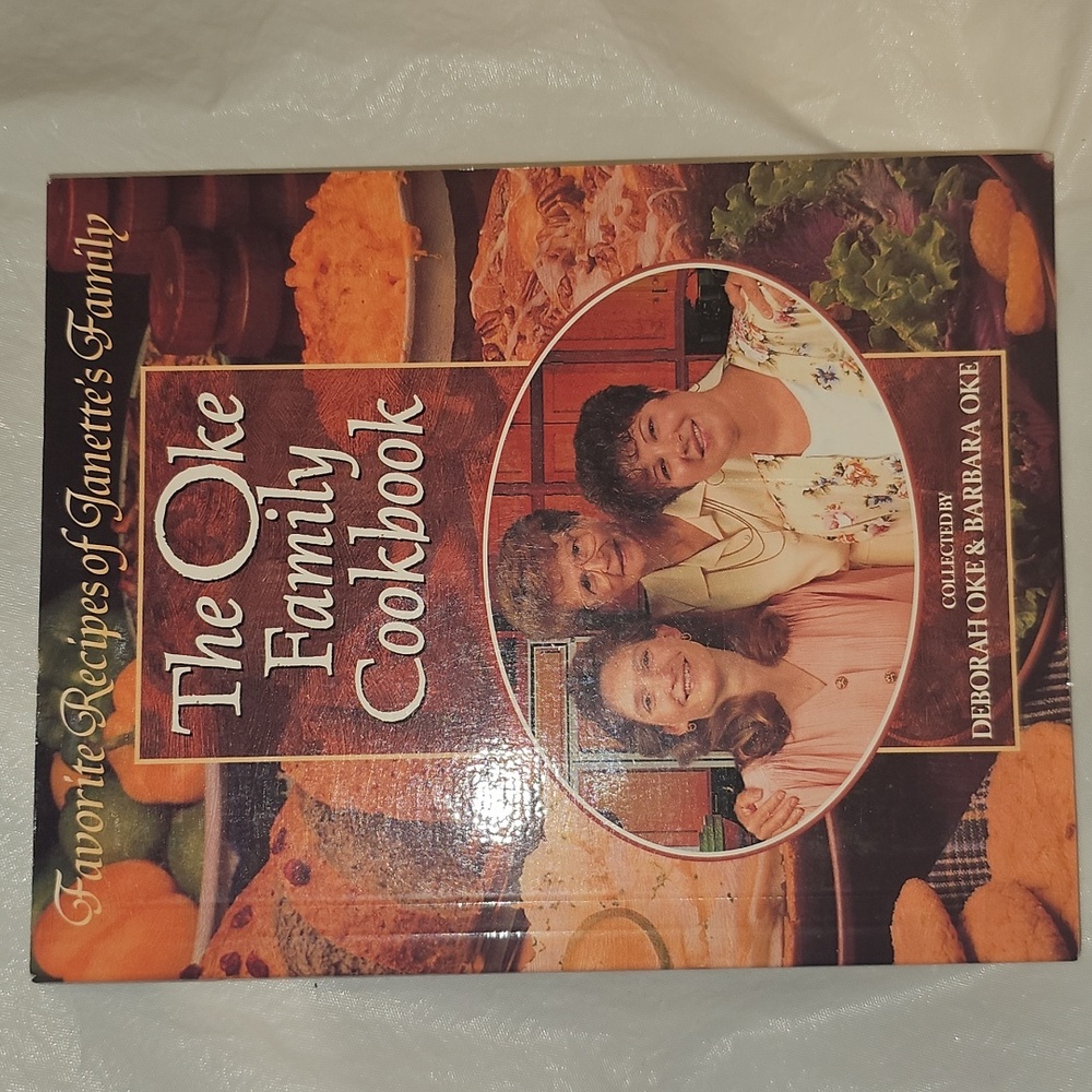 The Oke Family Cookbook Favorite Recipes of Janette's Family By Deborah Oke, Bar